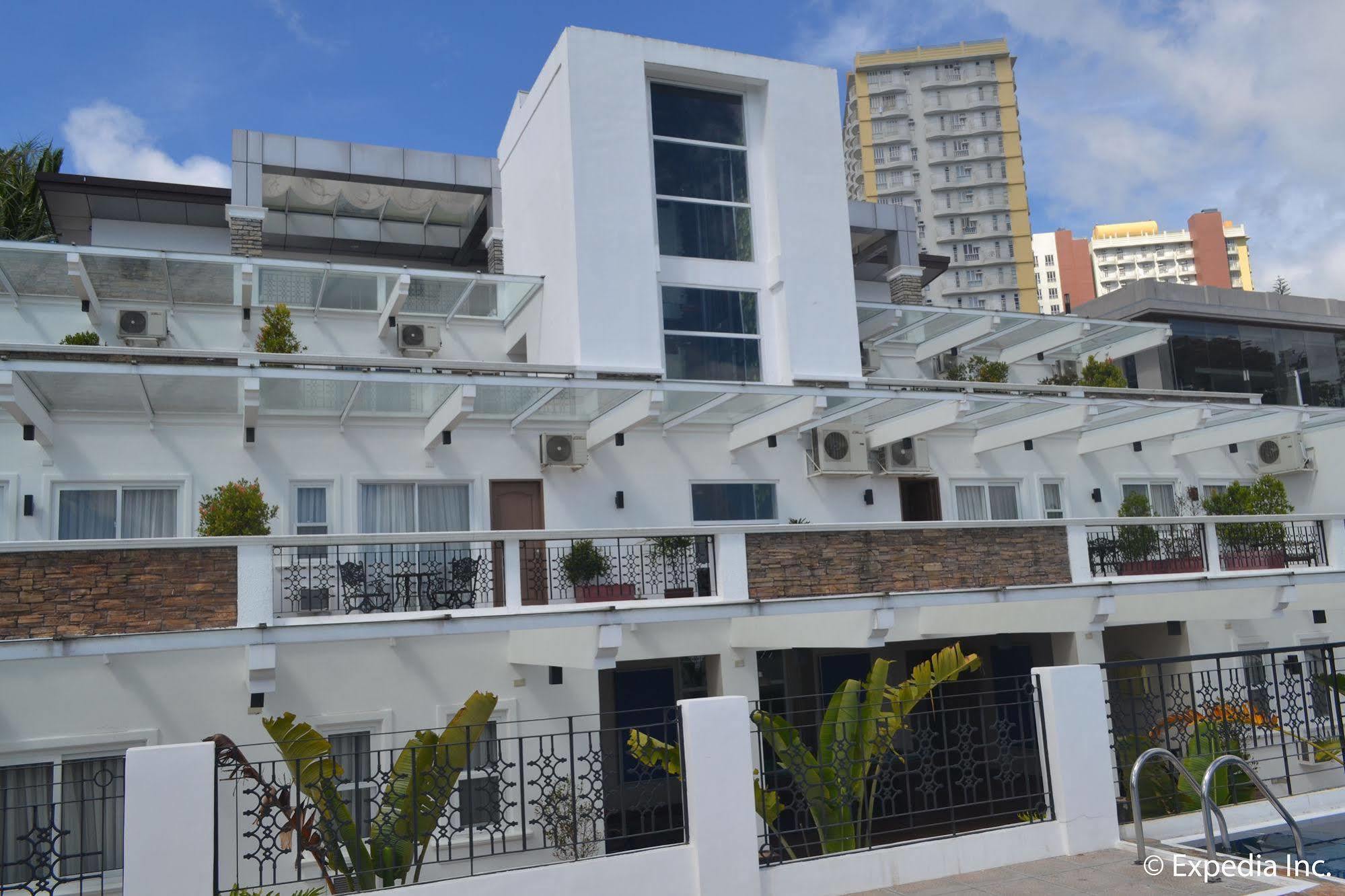 Vista Real Hotel Tagaytay City Exteriör bild