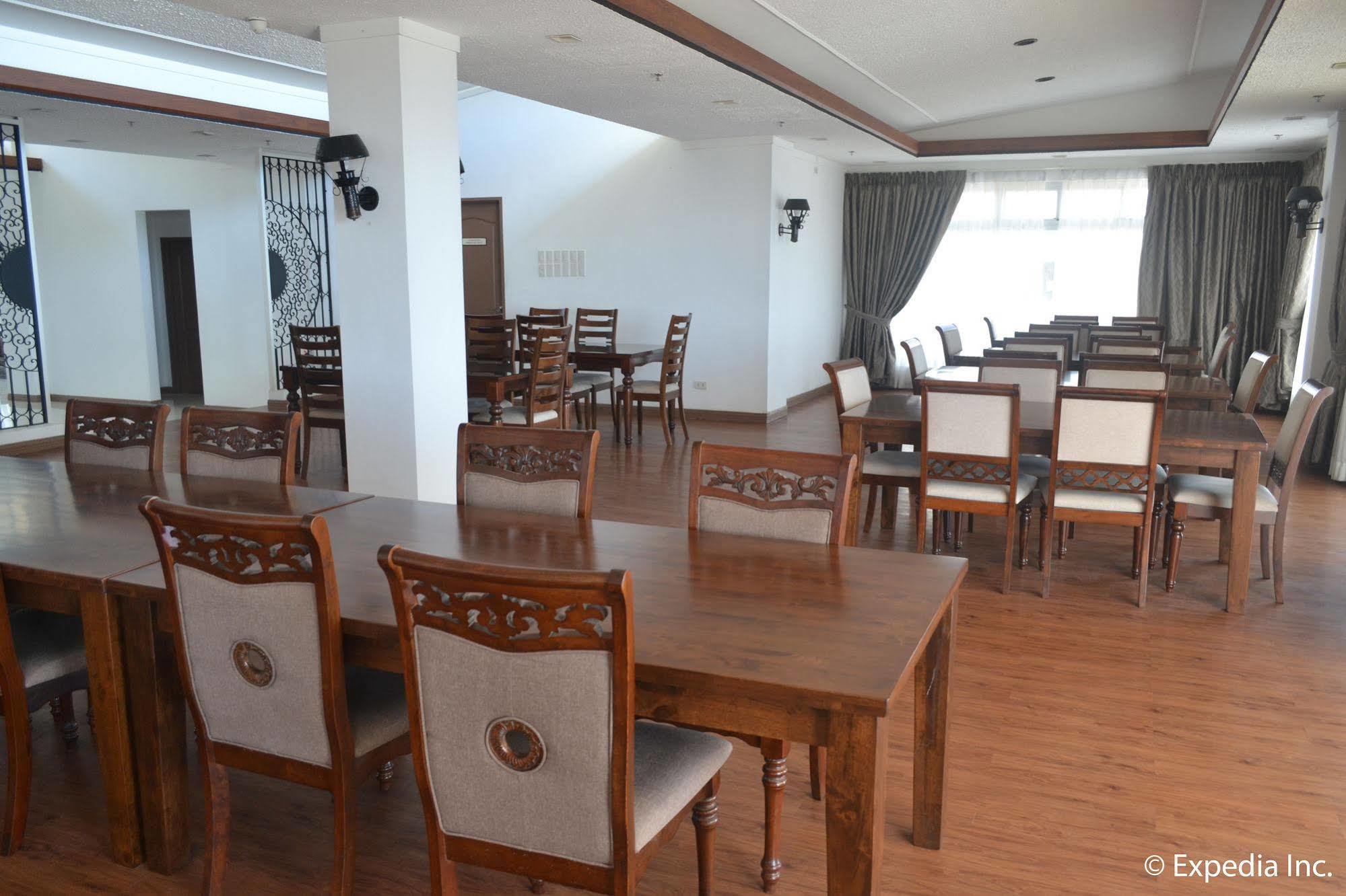 Vista Real Hotel Tagaytay City Exteriör bild