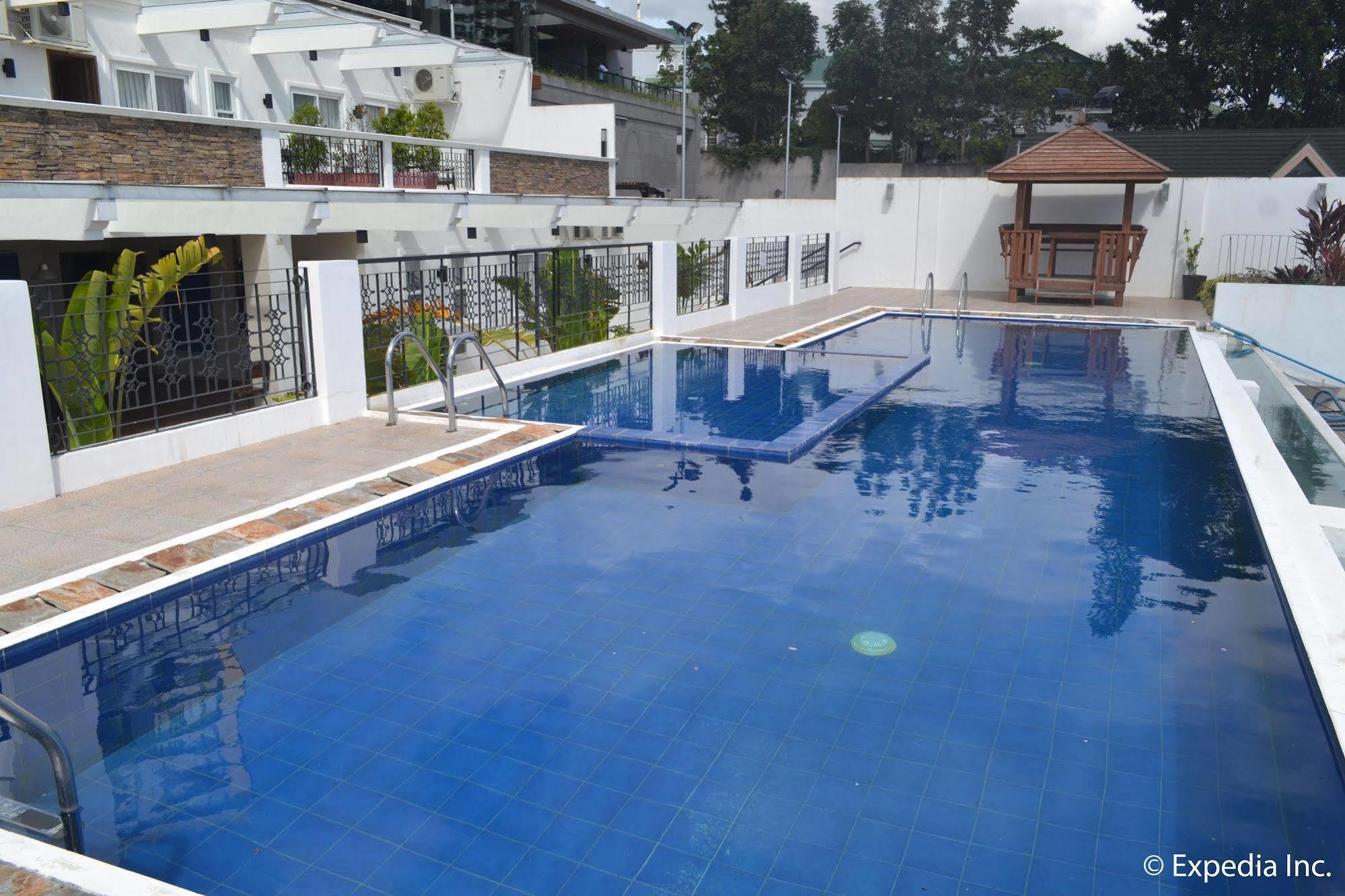 Vista Real Hotel Tagaytay City Exteriör bild